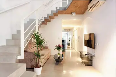 Image de Elegant San Telmo Duplex — Design, Space & Silence