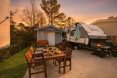 Image de Adventure Rv Near Lake Conroe | Free Kayaks