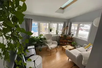 Image de Entire suite in residential Wolseley home!