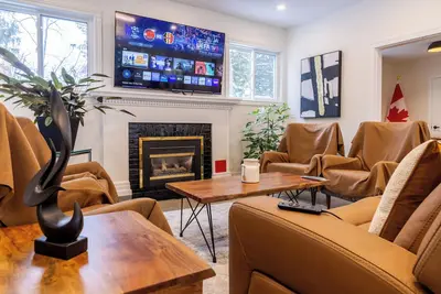 Image de King's Gate 269\nOld Town +150m to Queen St + 4 king Beds +4. 5 Bathrooms+ Ev