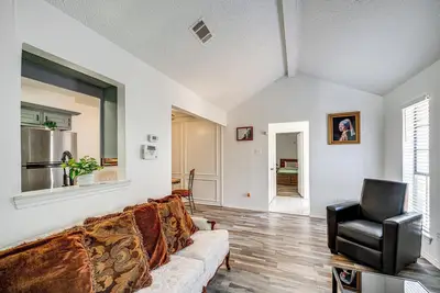 Image de Explore the City w/ Ease! Quiet East Dallas Base