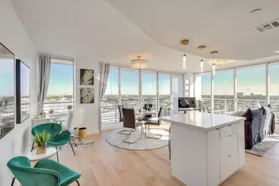 Image de Elegant Condo w/ Stunning Views in Dtwn Hollywood