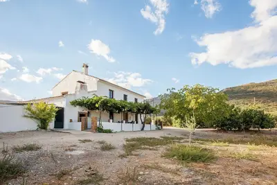 Image de Manoir avec piscine privée dans un parc naturel