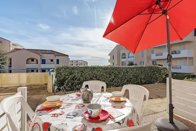 Image de Location meublé de tourisme classé, \"Studio les Marines  2 adultes 2 enfants\" vue mer