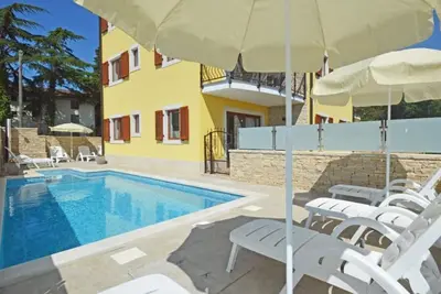 Image de Elijah 5 Entire apartment with pool