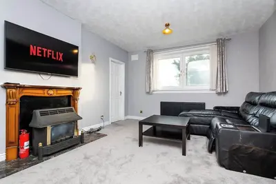 Image de 4 Bedroom House - Free Parking- by Holiday Homes