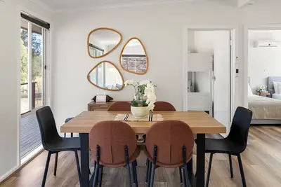 Image de Nanda Lake House: 2  Br, 1  Ba Cottage in Bonnie Doon, Sleeps 8