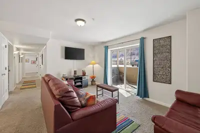 Image de New Listing! Adventure Ready | Near Arches | Hot Tub + Pool | Views