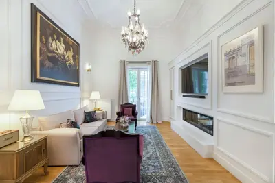 Image de Historic Athens Home with Private Heated Plunge Pool · Metaxourgeio