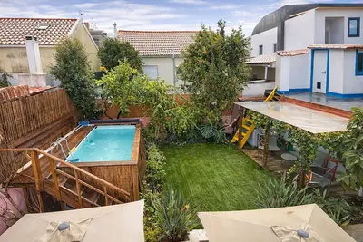 Image de Casarica Caparica - pool, projector and peace