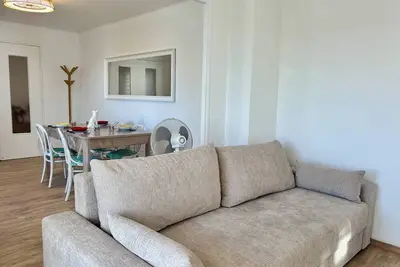 Image de Appartement T2 Hyères - Balcon, Parking, Centre-ville