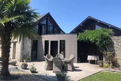 Image de Gîte de Charme avec Cheminée et Spa en Campagne