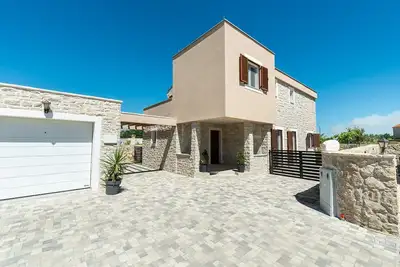 Image de Villa à Privlaka avec 3 chambres et piscine