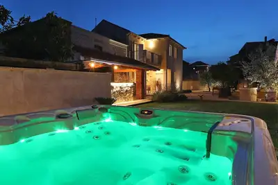 Image de Villa Escape avec jacuzzi à Sukošan
