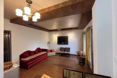 Rustic Pines-2: Pet-Friendly Serene 1bhk Apartment