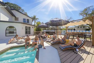 Image de Heated Pool•Gym•Sauna•Hot Tub•Fire Pit & 7 Beds!