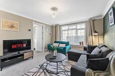 Image de Stylish 4 bed in Bracknell with Games&nbsp;Room