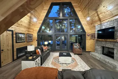 Image de Fox Den Sibley Lake • Ada Cabin • 8 beds • Sleeps 12 • Pet Friendly • Fishing