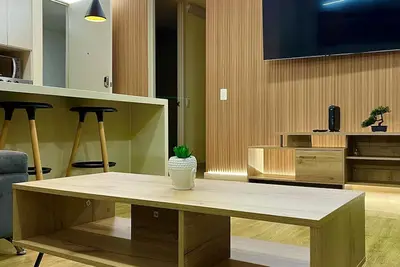 Image de El Poblado, Balcony, Pool, Jacuzzi, Gym, Steamroom.