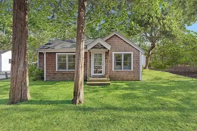 Image de Hamptons Cottage Escape | 2 acres | Lap Pool | Near Beach