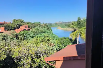 Image de Large, spacious 2-bedroom, 2. 5-bathroom villa, river views, golf, tennis, beach