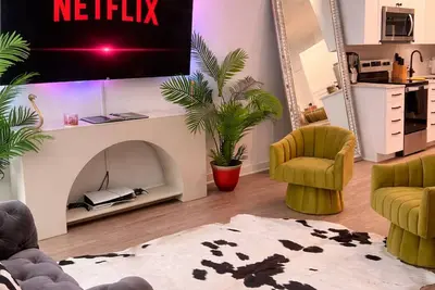 Image de Luxe 1 Bedroom Apartment In Vinings