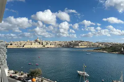 Image de Luxurious Tigné Seafront Escape