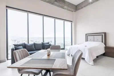 Image de ¡Moderno Loft en San Jerónimo! 4 personas + Wifi