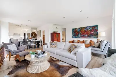 Image de 3ch+Parking+Gym+Rooftop+97 Walkscore+10mins Qc