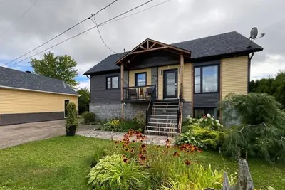 Image de *Lakeside* 3br - Kayak, Spa, Fp, Billiards, Ac