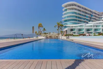 Image de Charming retreat w/ terrace & beach access