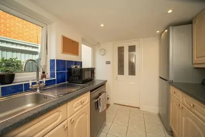 Image de Spacious 3-Bed home in Ascot – Sleeps 5 | Parking