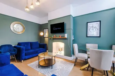 Image de Spacious 4bd Home • Free Parking • Wi-Fi • Salford