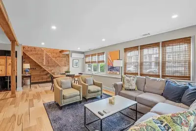 Image de Modern, thoughtfully set-up in heart of town