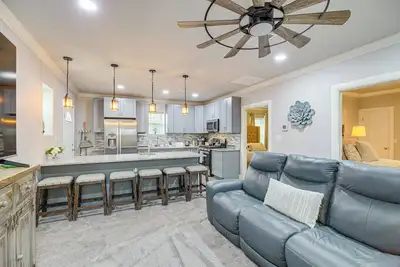 Image de Fully Updated & Convenient! Baytown Home Near Dtwn
