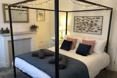 Image de Coastal 3-Bed Home for Families & Contractors