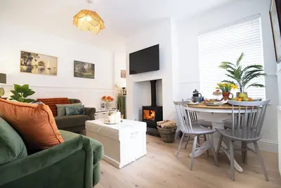 Image de Charming house - 3 Br, Free Parking, Stamford