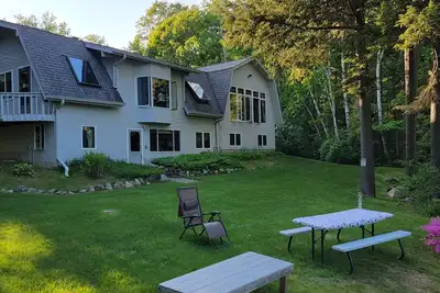 Image de Stunning Belgrade Lakes Waterfront Retreat – Dock, Kayaks & Breathtaking Views!