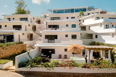 Private Jacuzzi & Garden | Bbq | 3 Mins to Beach