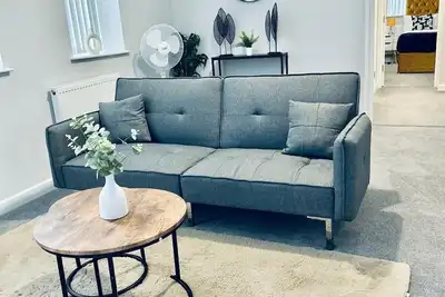 Image de Rochester 1 Bed, Ground Floor Modern Flat Sleeps 5