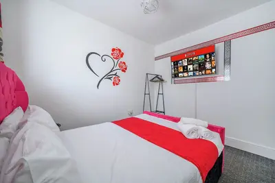 Image de Cozy 2-Bed Stay | Hot Tub | Free Parking