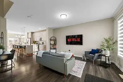 Large Home | Sleeps 12 | Yard | Near Dt & Stadium