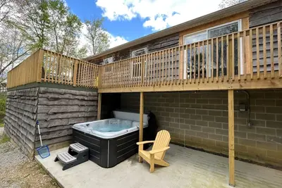 Image de Buck Run Cottage in the heart of Hocking Hills with Wi-Fi & Spectrum Tv.