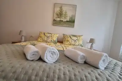 Image de Cosy 1-bedroom apartment next to the park and children's playground