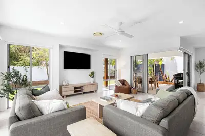 Image de Mooloolaba Parkway Palms Retreat | Spacious 3br with Patio & Bbq | Pet-Friendly