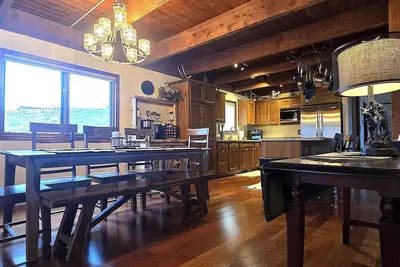 Image de Stagecoach Ridge- 4 Br/3 Ba home ideally located between Cody and Yellowstone