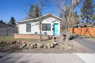 Image de Westside Hidden Gem! Walkable 2 Br