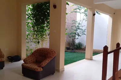 Image de “Luxury 4br Villa with Sunlit Courtyard – Calm Thalawathugoda Retreat”