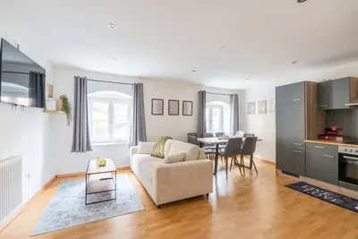 Large Maisonette 90 m² | For Groups | 9 Guests