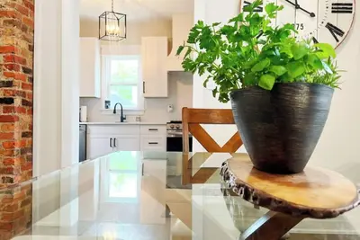 Trendy Home - Historic Walkerville Distillery District